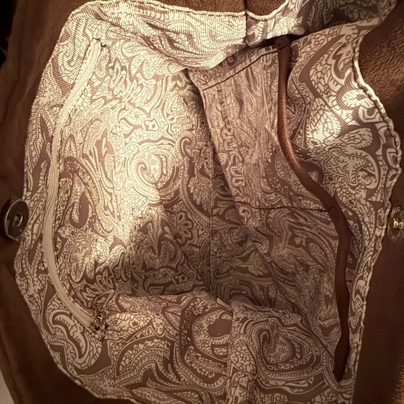 NWOT Bella Russo Faux Suede Slouch Bag 16x12x3.5 - Picture 7 of 9